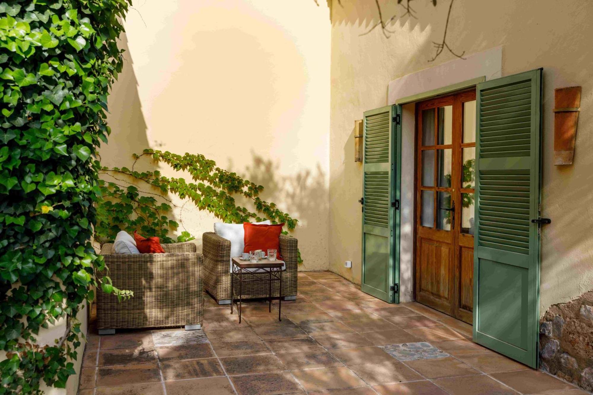 Bungalow Patio,1553569060:JPEG